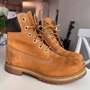 Women’s Timberland premium 6in waterproof boots: Size 7 medium